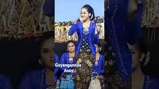 Goyang Asyik goyang viral trend fypvira beranda biduan semuaorang storywa dangdut