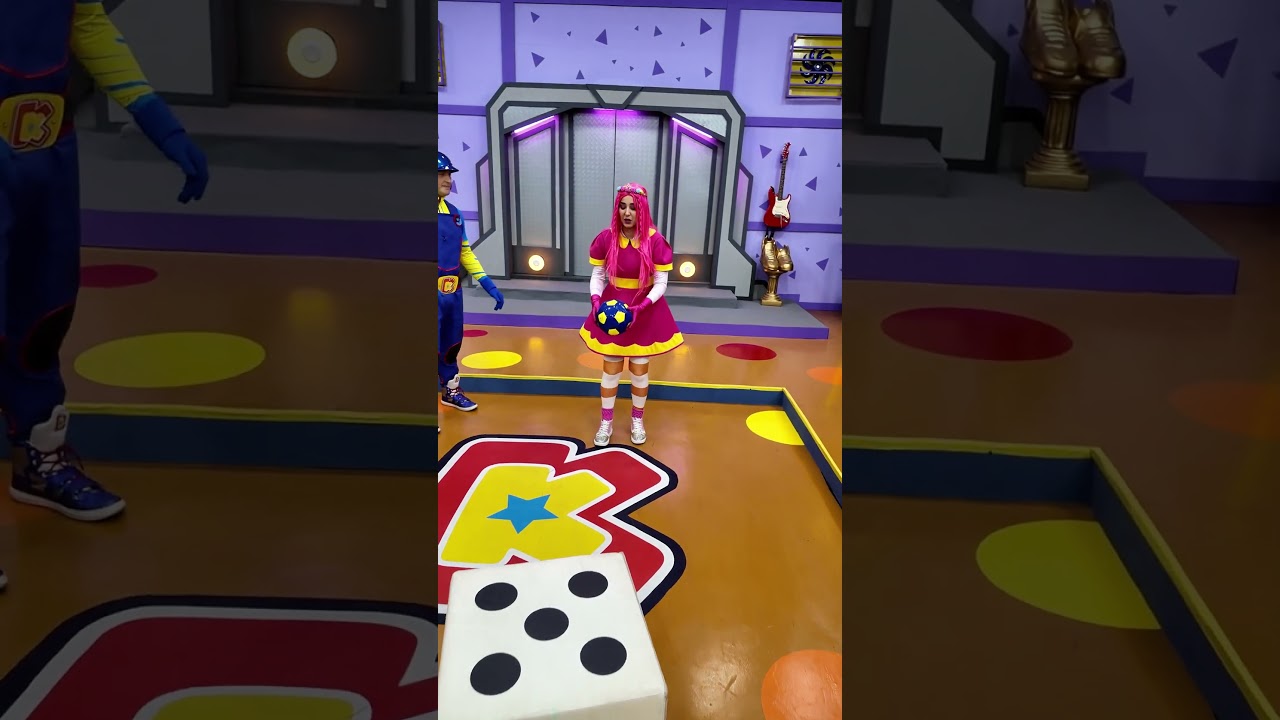 BRINCANDO COM BOLA | MUNDO DE KABOO