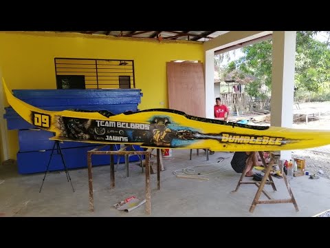 Racing boat in the Philippines/Palikpikang bangka