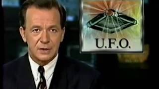 Large diamond UFO buzzed car near Deniliquin, Australia (1996)