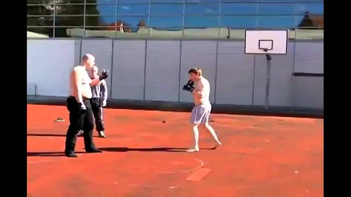 Taekwondo vs Streetfighter (Real Fight)