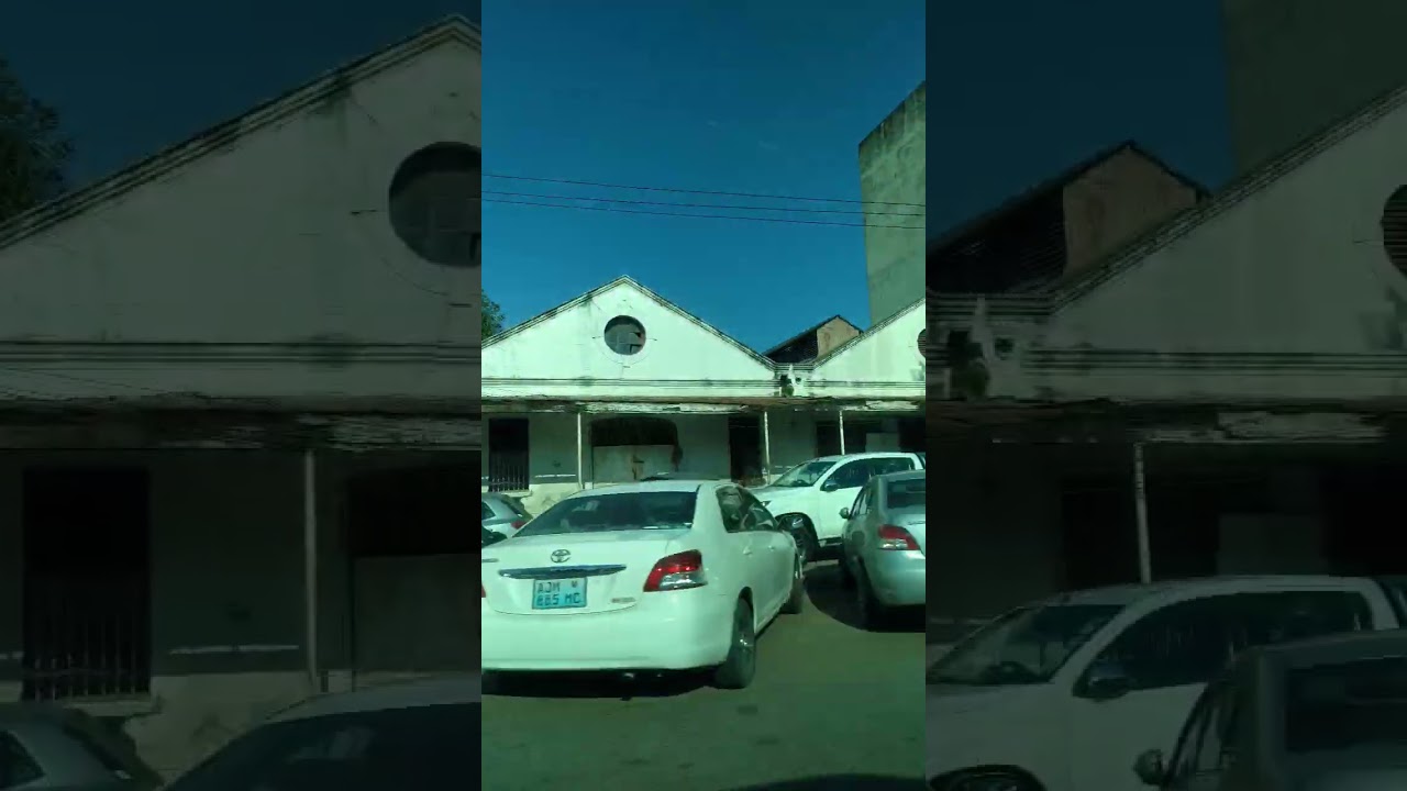 Curiosidades de Maputo Moçambique.Carro Toyota é o mais popular. Encontra peças com preço acessível.