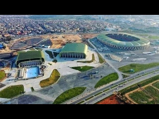 من المركب الرياضي  مباشرة  حفل الافتتاح بحضور رئيس الجمهورية وضيوف شرف