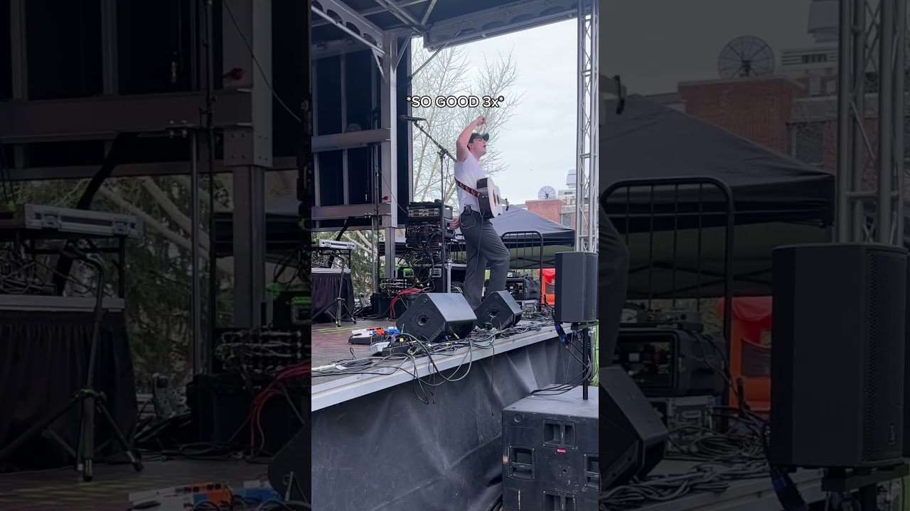 Regardez lets do this on tour next week??? (tix in bio) #acousticcover #sweetcaroline #musicdiscovery #tour sur YouTube Regardez lets do this on tour next week??? (tix in bio) #acousticcover #sweetcaroline #musicdiscovery #tour sur YouTube