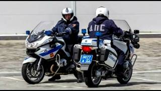 Мотоинспектор уложил байкера на асфальт