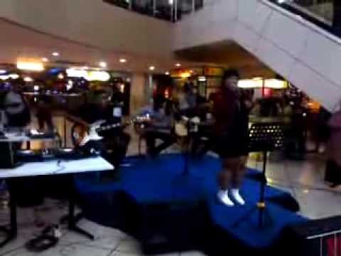 Beraksi - Kotak (Cover by Anggi @Music Freedom Bangka Trade Center 2013)