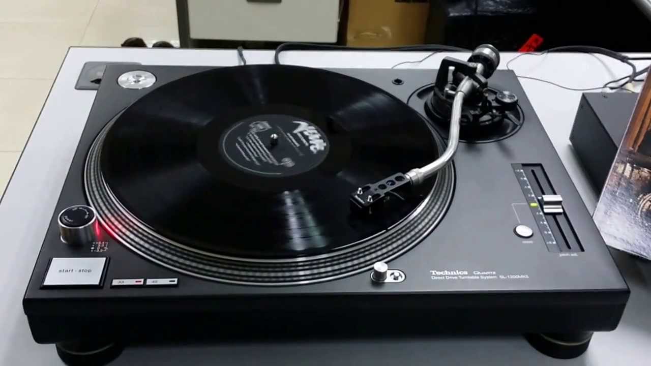 Technics sl-1200MK 5 with TRIO