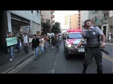 Repórter da TV Folha e manifestante são agredidos pela polícia na marcha da Maconha