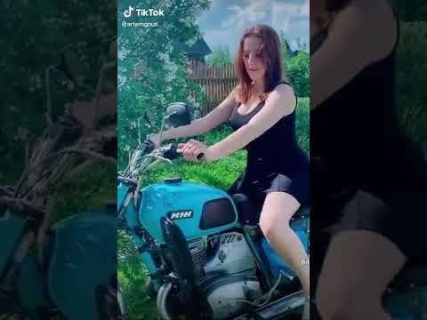 ДЕВУШКА НА МОТОЦИКЛЕ ИЖ ПЛАНЕТА #ижпланета #ижюпитер #мото