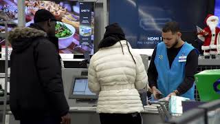 Walmart Forecast Disappoints, Shares Fall On Consumer Fears Reuters