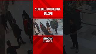 Avmde Senegalli Milli Futbolcu Papy Djilobodjiye Silah Çekip Şemsiye Fırlattı