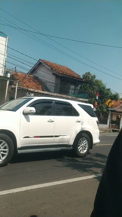 PERTIGAAN BERDUKARI BUS PRIMAJASA#automobile #busprimajasa #angkot