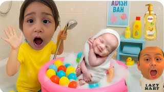 HİLAL VE ANNESİ KARDEŞİ ALYAYA BANYO YAPTIRDILAR ‼️ ALYA ÇOK AĞLADI !!
