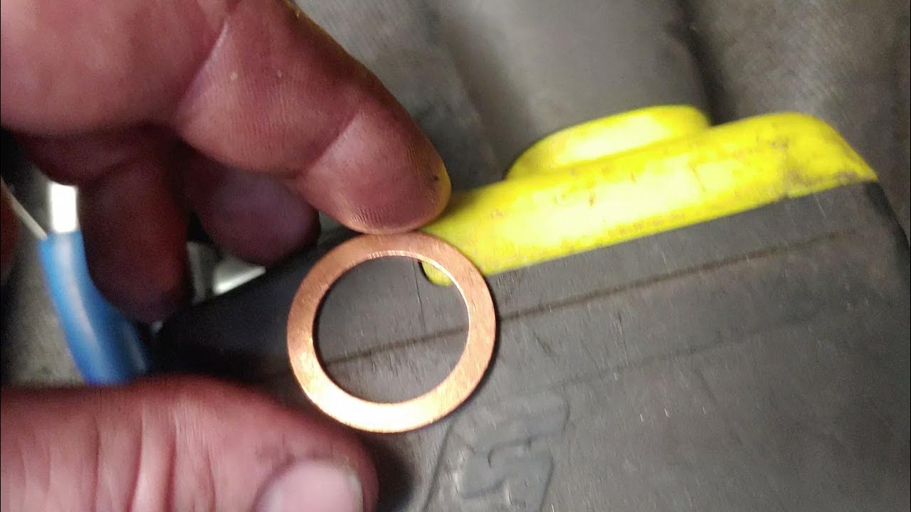 Maserati ghibli oil change - YouTube