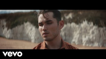 Moss Kena - Begging (Official Video)