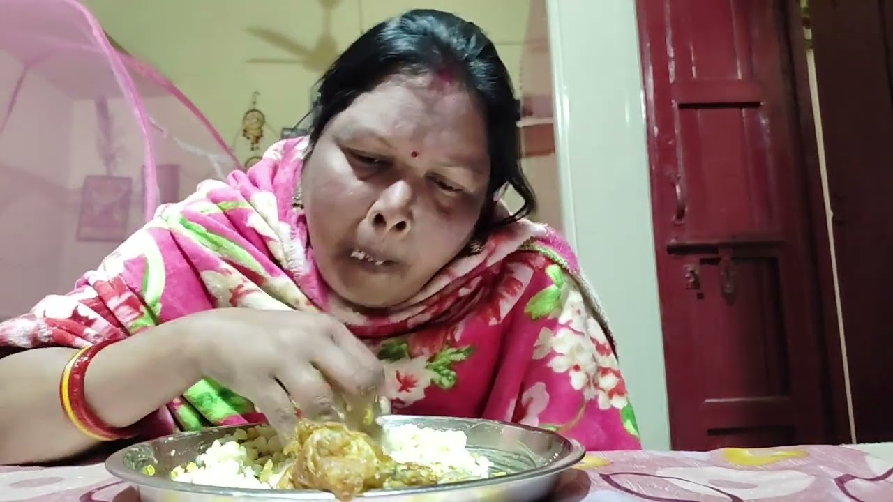 Vhato mosuri dali omlet eating 👌mamata eating 