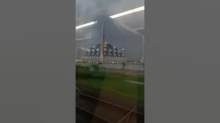 Kedatangan Kereta Api Malabar di Stasiun Bandung Waktu Magrib