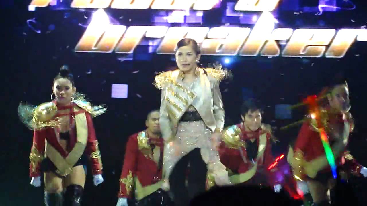 They Don't Care About Us- Sarah Geronimo ( Record Breaker- Araneta )