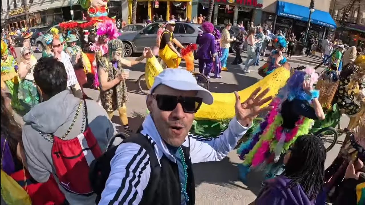 Впервые на Марди Гра (Жирный вторник) в Новом Орлеане