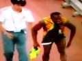 Usain Bolt Estúpido accidente al ganar Final 200m Beijing 2015. Stupid accident After Win 200m