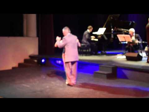 Julio Duplaa presenta al Maestro Franco y los Milongueros de Villa urquiza