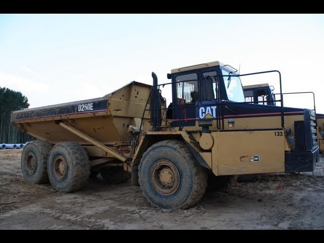 【レトロ】CAT D250EシリーズII アーティキュレートダンプトラック レトロ】CAT D250EシリーズII アーティキュレートダンプトラック