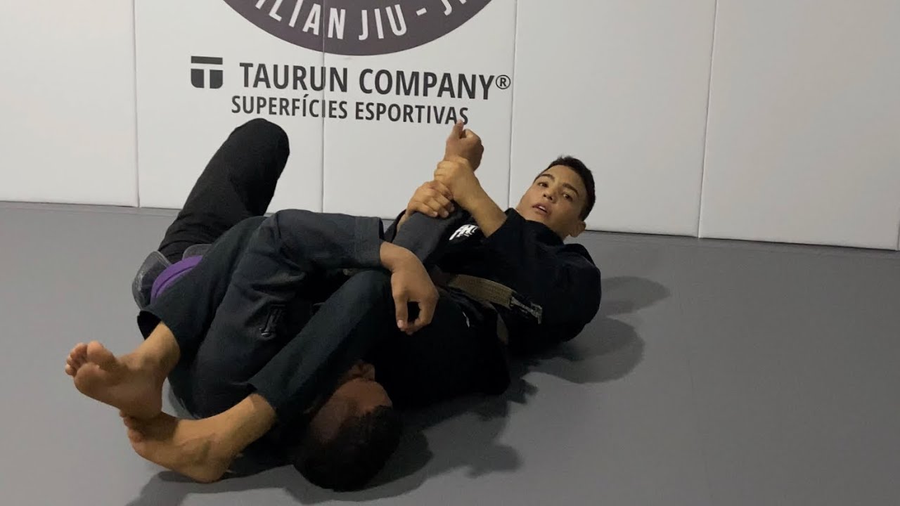 Armlock Partindo da Montada Para Iniciantes