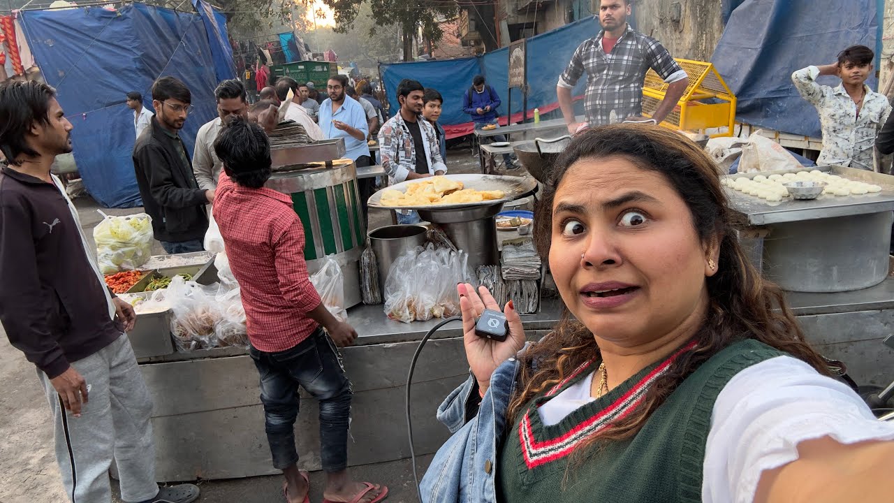 Delhi Ka Chor Bazar || Kirak Hyderabadi Khala || Non Stop Comedy Vlogs || Travelling Dairies 2025 ||