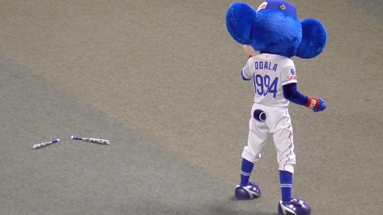ドアラ 応援バットをかなぐり捨ててチャージ 中日ドラゴンズVS阪神