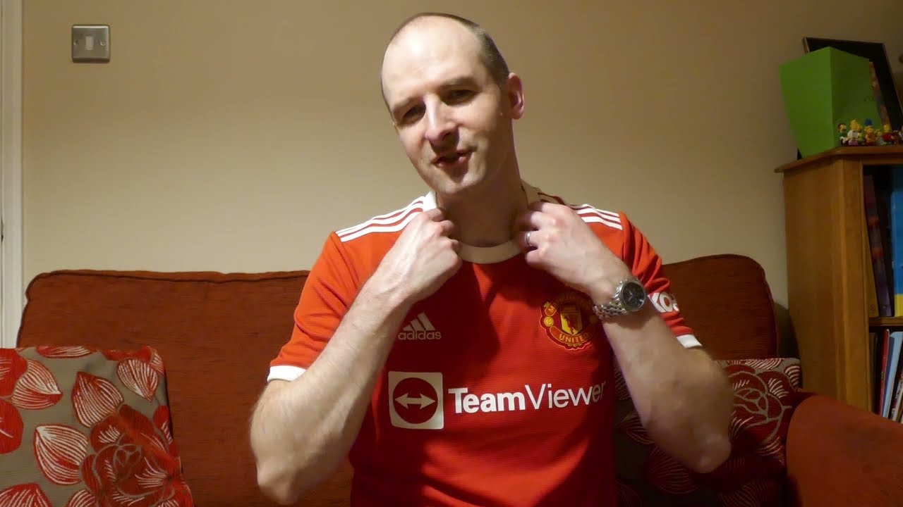 New Manchester United shirt 2021/22  - Replica or fan version CR7