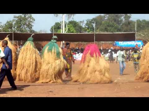 Video: Terminatorer Fra Dahomey - De Mest Brutale Kvinnelige Krigere I Historien - Alternativ Visning