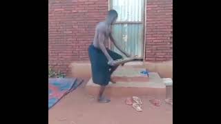 KIJIJI CHA CHINONGWE WILAYA YA  RUANGWA.MCHAWI AKAMATWA MCHANA KWEUPE NA KUPIGWA