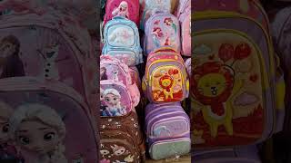 kalau sedih aku suka ke toko tas liatin tas lucu aneka karakter