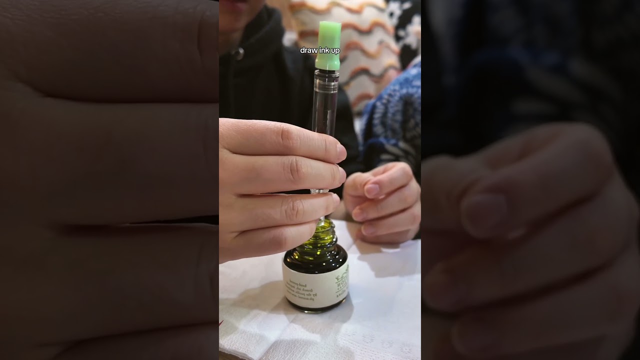 Я подарила своей лучшей подруге её первую перьевую ручку! Она настоящая любительница канцелярских...