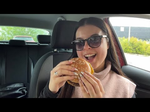 ASMR de chill comiendo en el coche y hablando con vosotros 🍔🍟