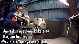 Lathe axle bearing
