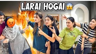 ویور اج میرے دوستوں نے شوکیت کی ہمارا ولاگ پناہ میں یہ سوچ رہا تھا والی بال کا میچ کھیل رہے ہیں یہ 🤔