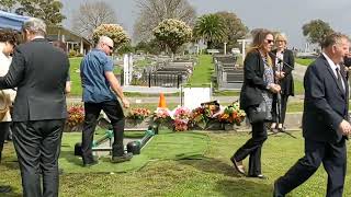 The graveside service of Beryl Jean Hooper