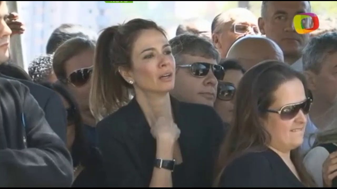 Fãs fazem última homenagem a Hebe Camargo