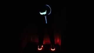 LEDスニーカー、LEDサングラス、LEDパーカーを着用してみました。