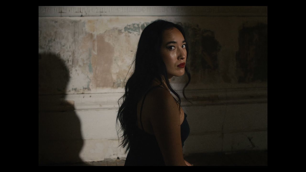 Guarda Séline Delcourt - Another Lie (Official Music Video) su YouTube Guarda Séline Delcourt - Another Lie (Official Music Video) su YouTube