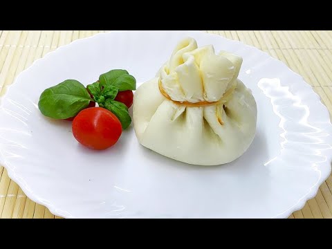 Мешочки из сыра сулугуни с творожной начинкой.
