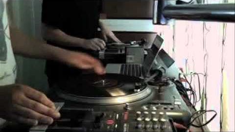 JohnBeez & Greyboy Fretless Fader Freestyle Session