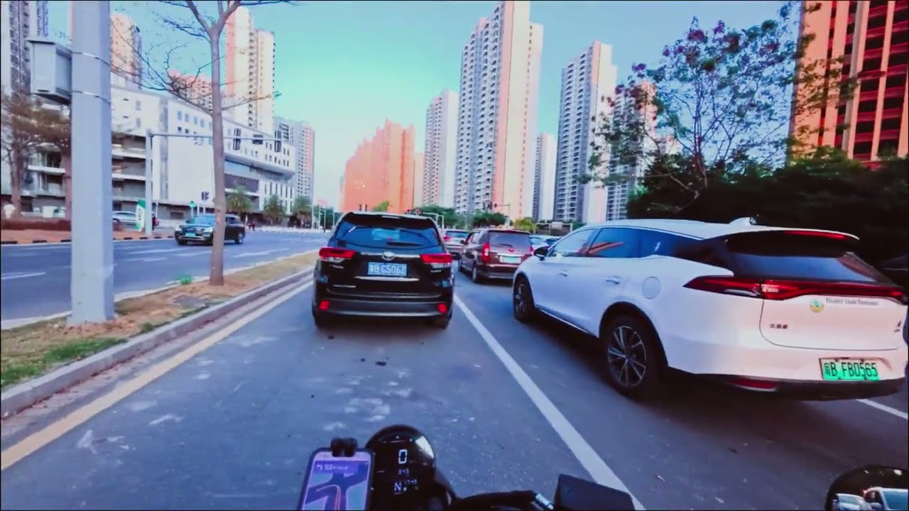 What Riding a Motorcycle in Rural China Looks Like | 300cc Cruiser