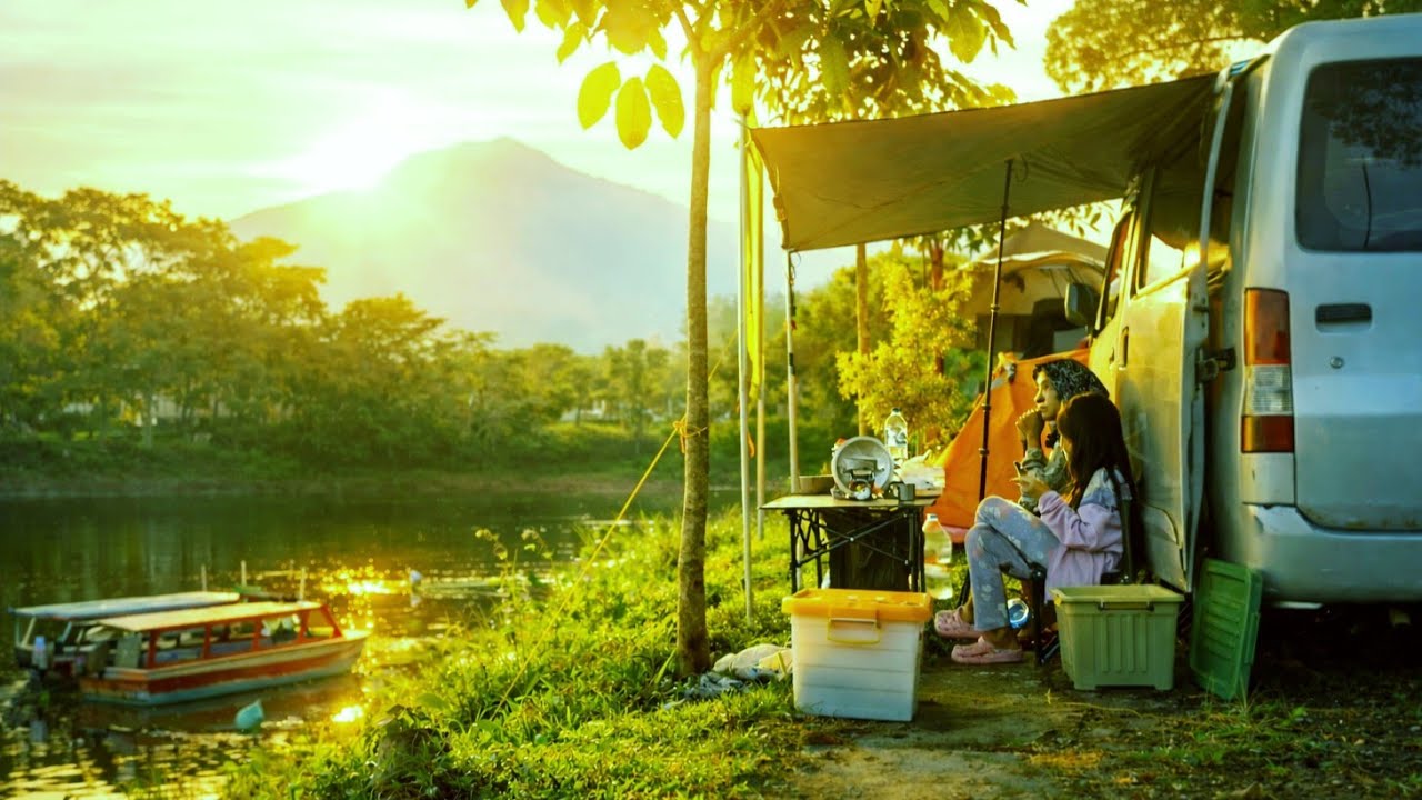 Perjalanan Camping dan mancing di malam tahun baru