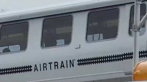 Tap and pay with OMNY on Roosevelt Island Tram