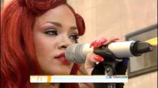 Rihanna performs California King Bed LIVE! on Today Show 