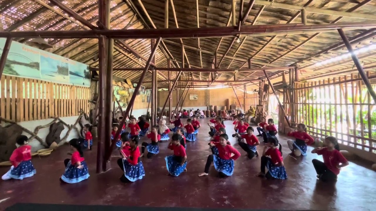 Tari Ujung Tiban (Kelas Dasar 3A) - Sanggar Tari Ayunda Puspita