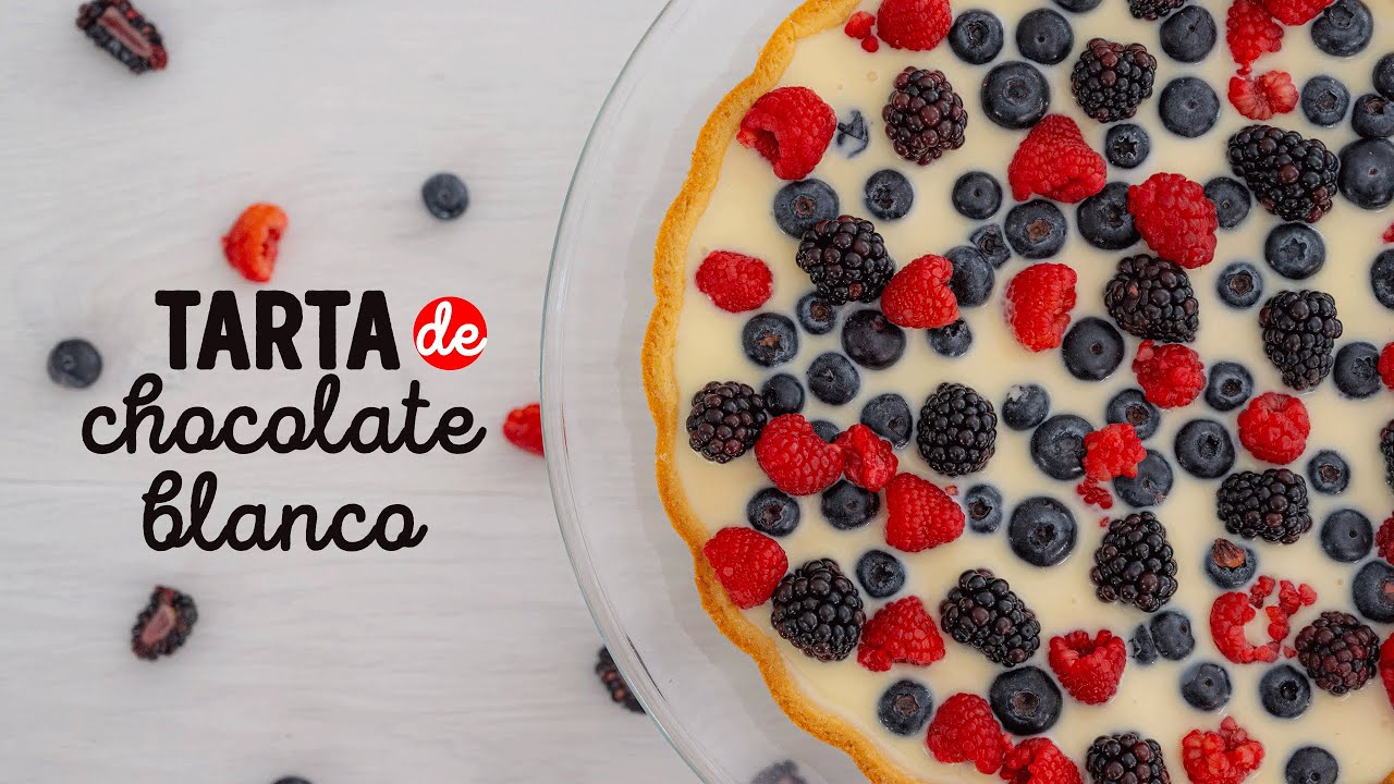 Tarta de chocolate blanco con frutos rojos estilo Starbucks | Recetas de postres | Cocina Vital