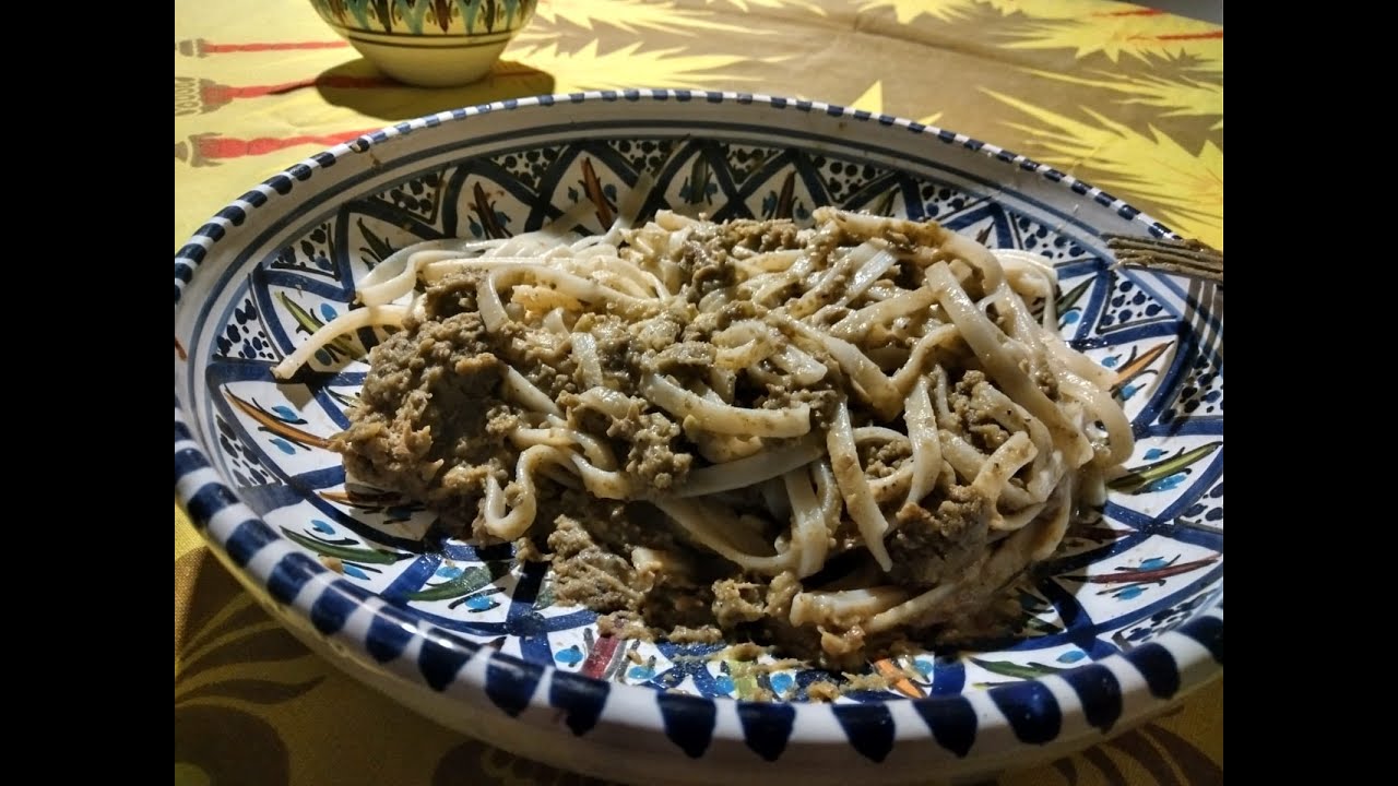 ⁣Pasta con macco di fave e piselli freschi